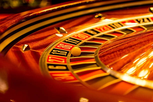 beton999 AduQ live dealer table with multiple players