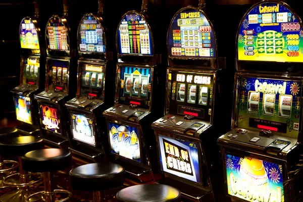 beton999 Money Train slot interface showing expanding reels and multiplier display
